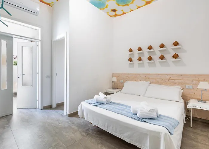 L'uomo E Il Mare Bed & Breakfast 3*